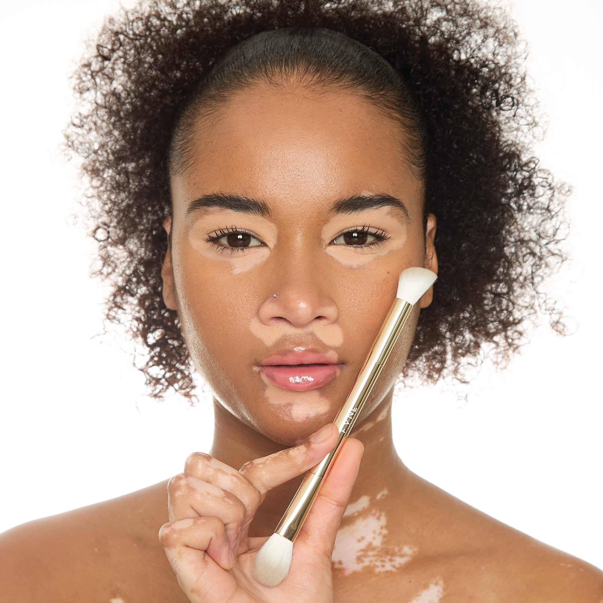 FLAWLESS FINISH CONCEALER PRO BRUSH